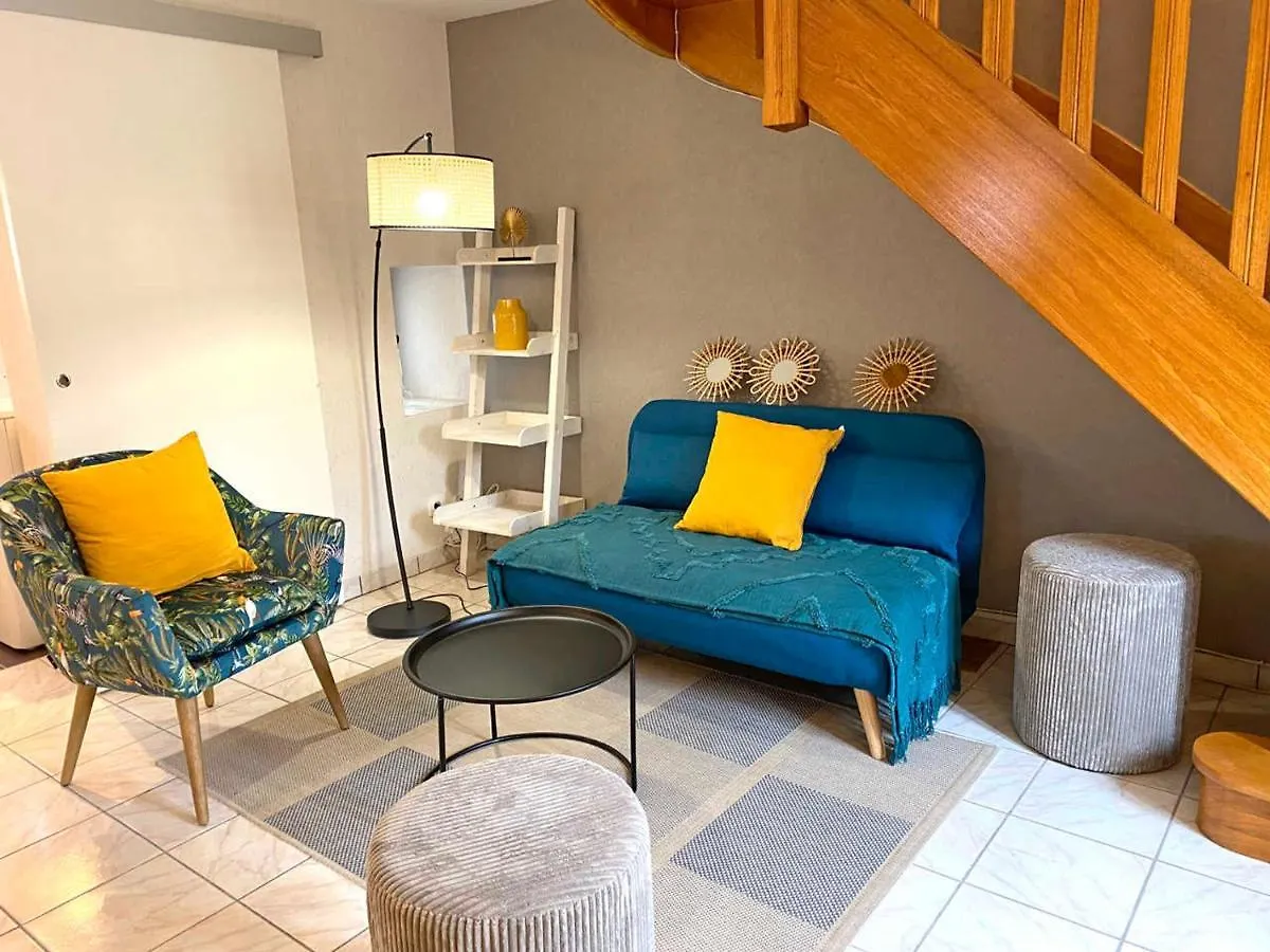 Holiday home Gite Cosy Avec Spa, Grand Jardin, Proche De La Riviere Sioule - Ideal Pour Famille Et Relaxation - Fr-1-489-342 Saint-Bonnet-de-Rochefort France