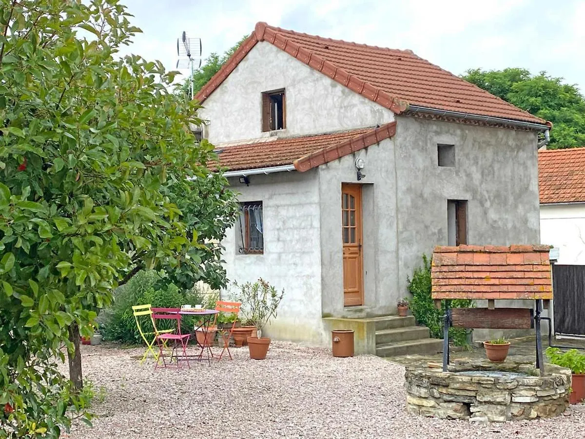 Gite Cosy Avec Spa, Grand Jardin, Proche De La Riviere Sioule - Ideal Pour Famille Et Relaxation - Fr-1-489-342 Saint-Bonnet-de-Rochefort 0*,  France